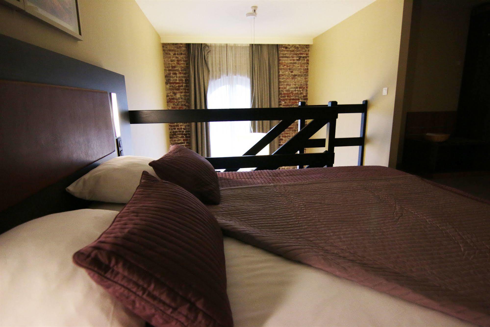 Het Godshuis Hotel Sint-Laureins Ngoại thất bức ảnh